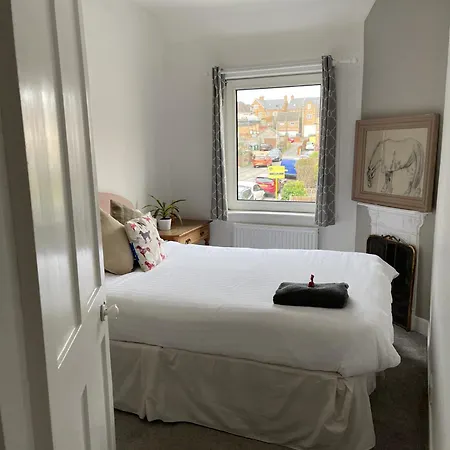 Апартаменты Stamford - Entire Flat Экстерьер фото