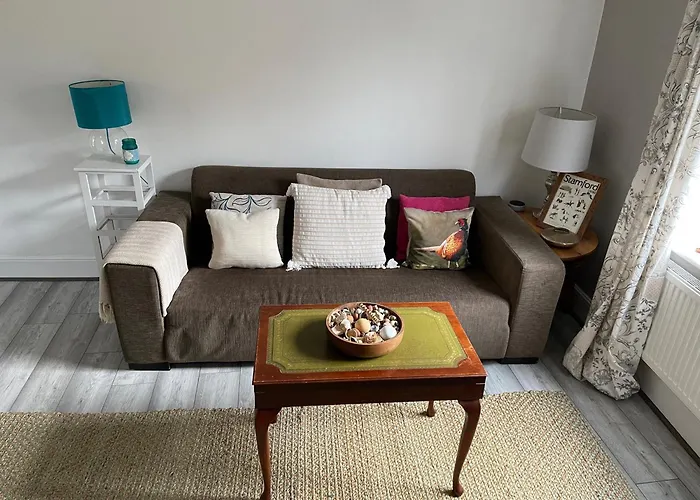 Stamford - Entire Flat
